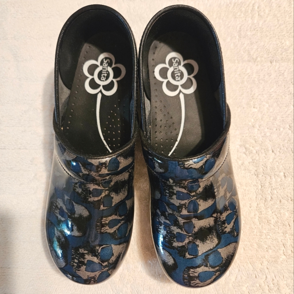 Sanita Phantom Skull Clogs